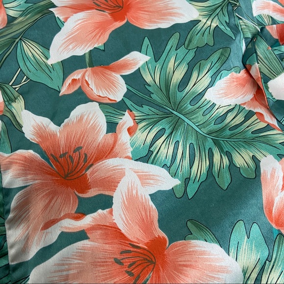 Fashion Nova Long Floral Kimono Robe - Picture 7 of 7